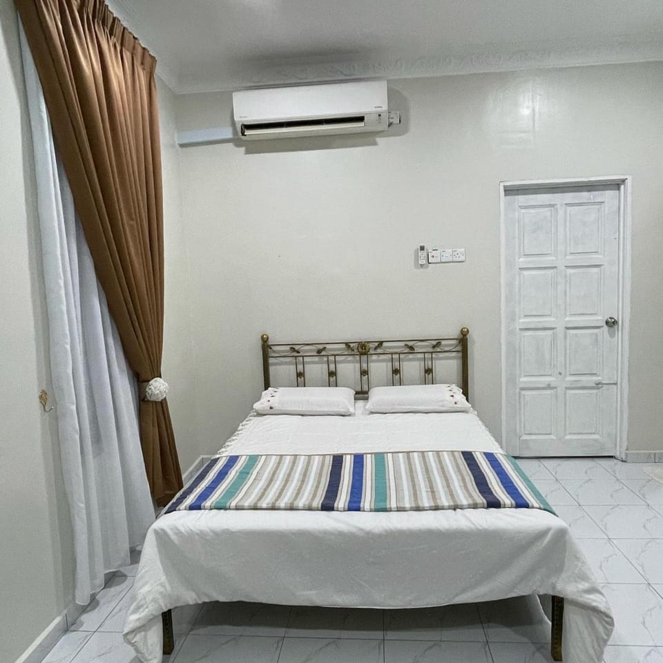 Bed, air conditioner