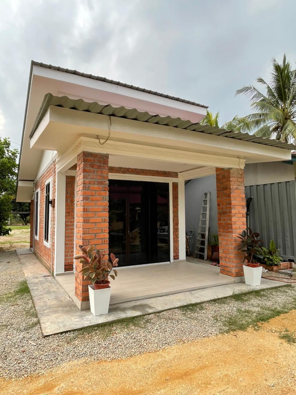 Property building, Facade/entrance
