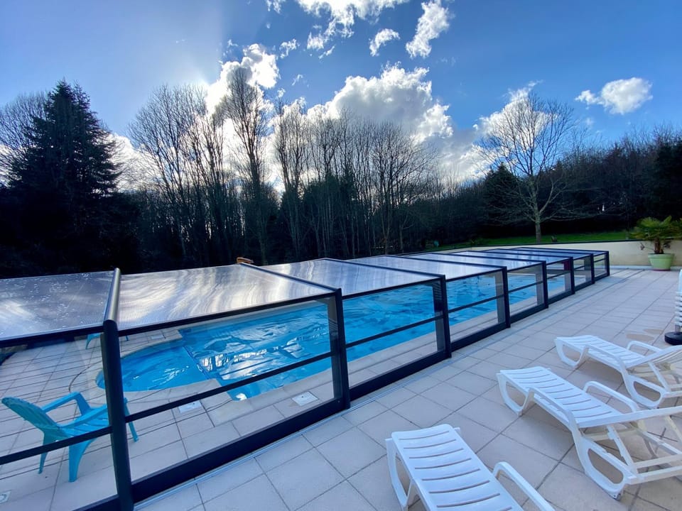 Swimming pool, Swimming pool