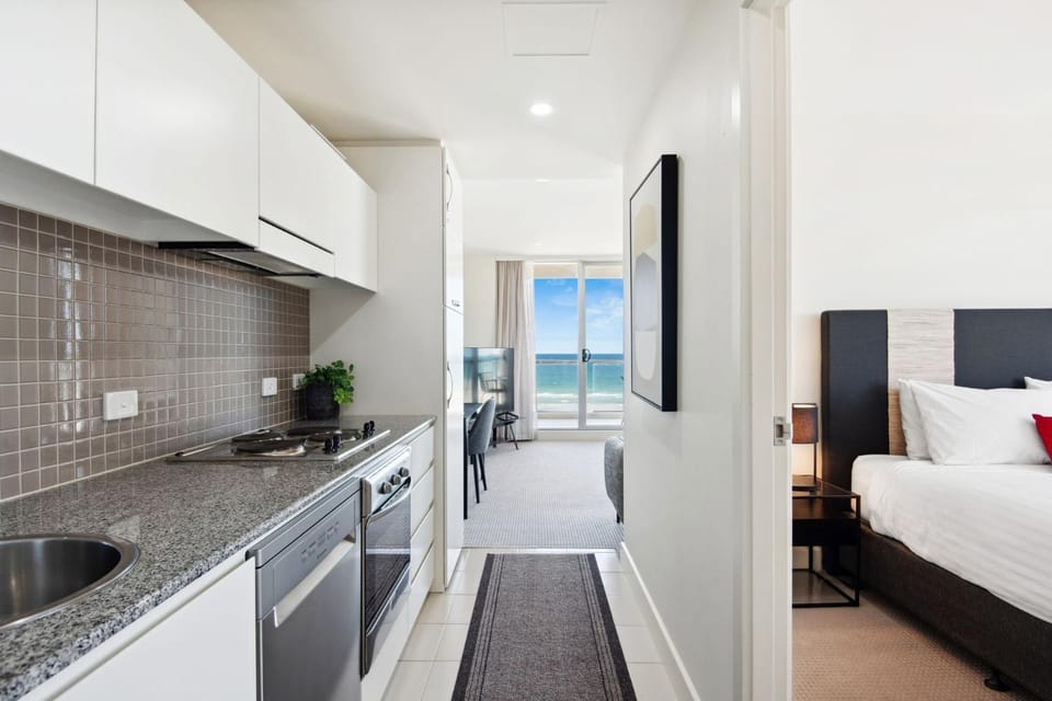 Belle Escapes - Beachfront Balcony Glenelg Apartment in Adelaide