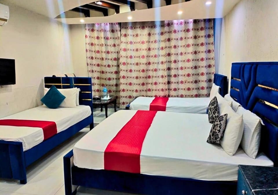 Bed, TV and multimedia, Bedroom, air conditioner