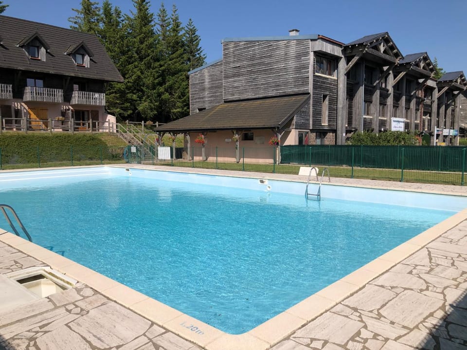 Property building, Swimming pool