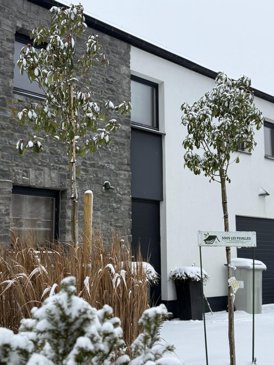 sous les feuilles Redu House in Wallonia, Belgium