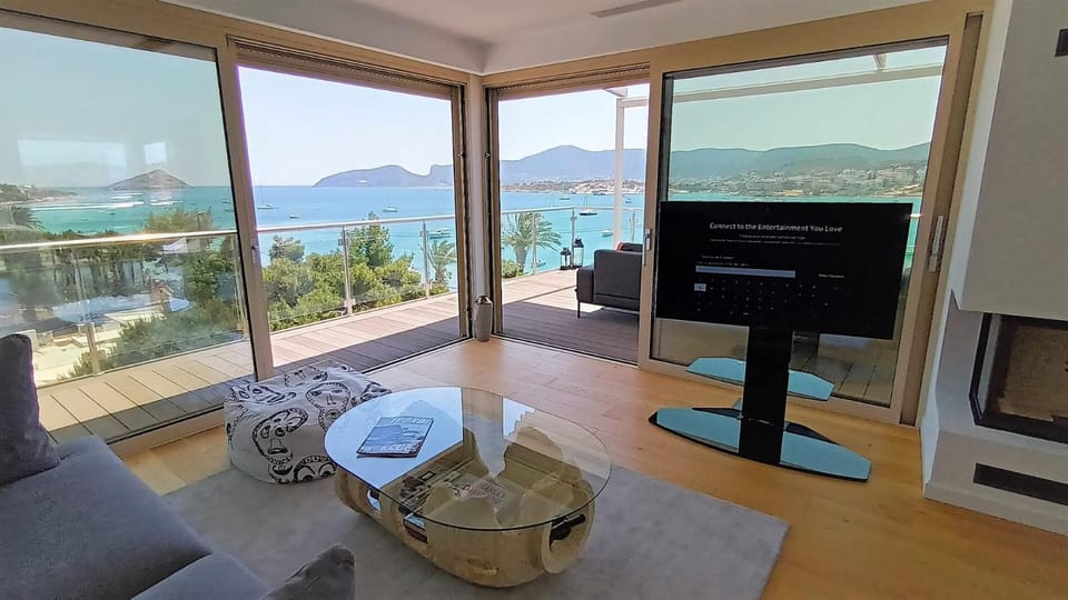 Balcony/Terrace, Living room, Seating area, Sea view