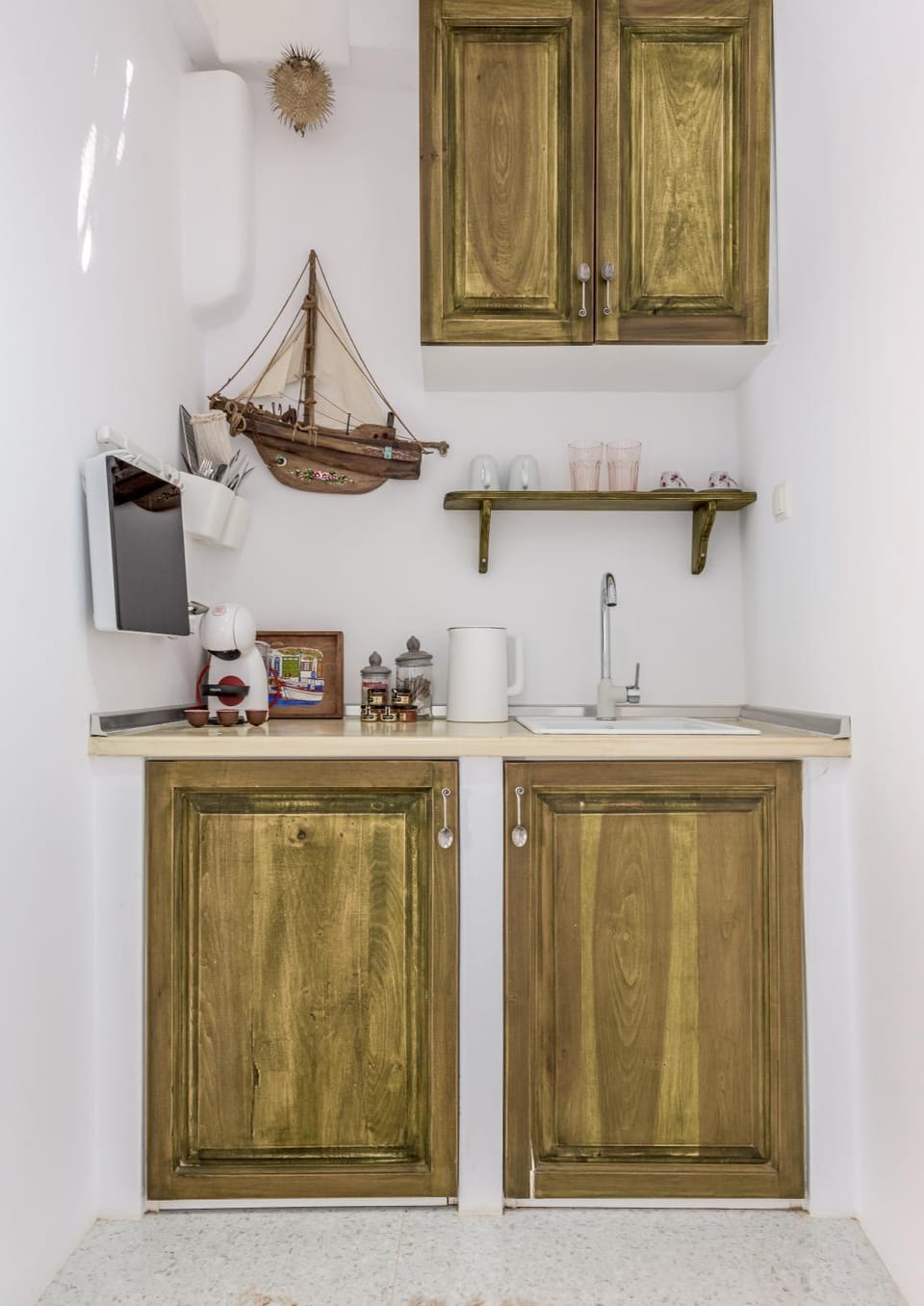Kitchen or kitchenette