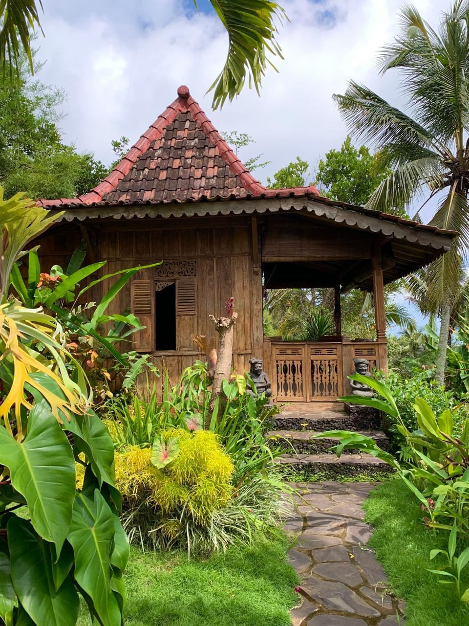 Property building, Day, Garden, Garden view