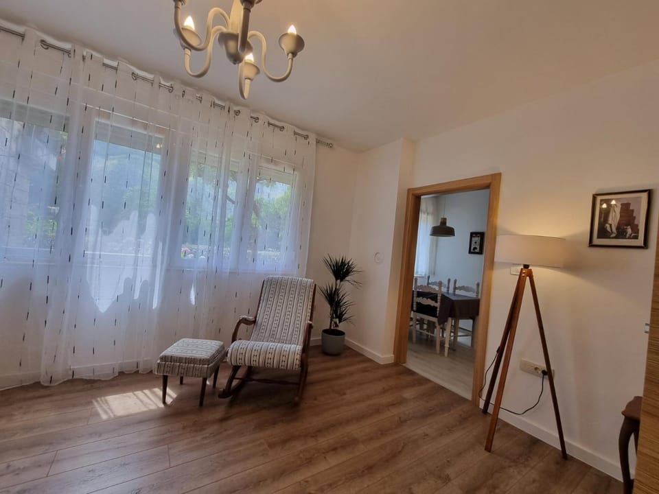 Golden Fields Apartment near the Old Town Apartment in Dobrota