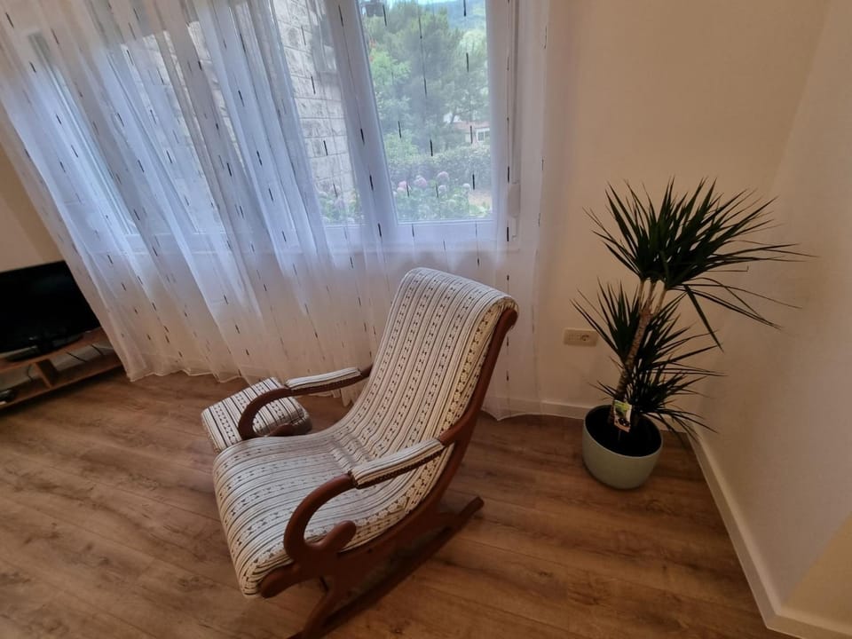 Golden Fields Apartment near the Old Town Apartment in Dobrota