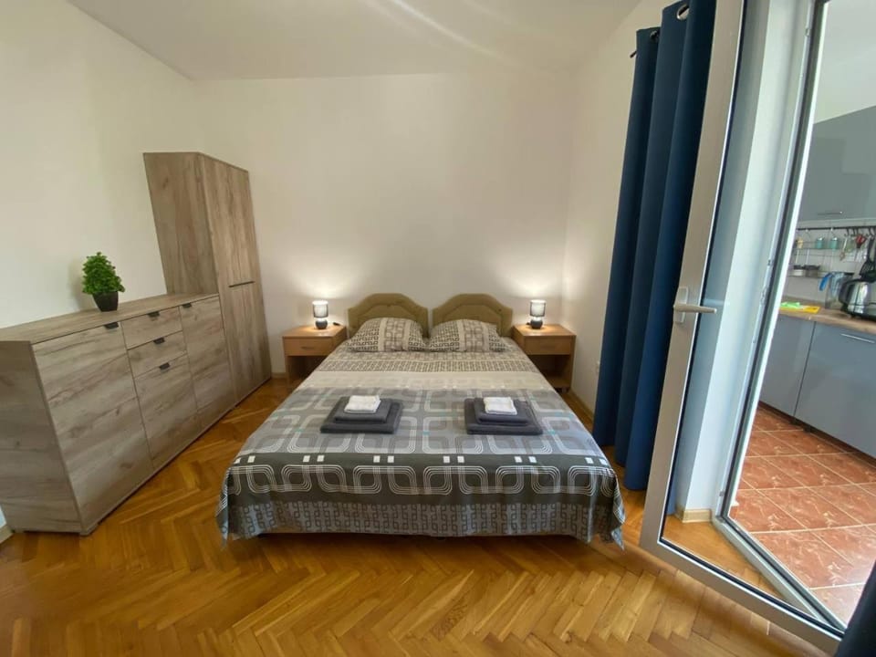Bed, Photo of the whole room, Bedroom, wardrobe