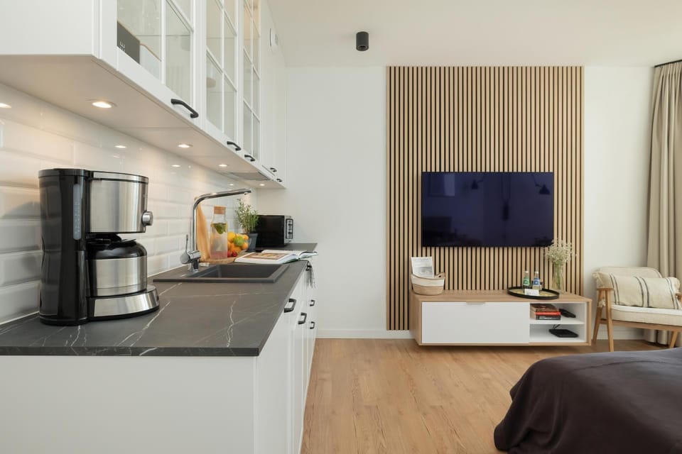 TV and multimedia, Kitchen or kitchenette, locker