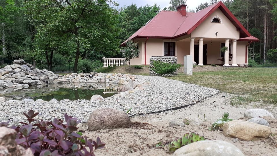 Property building, Garden, Parking
