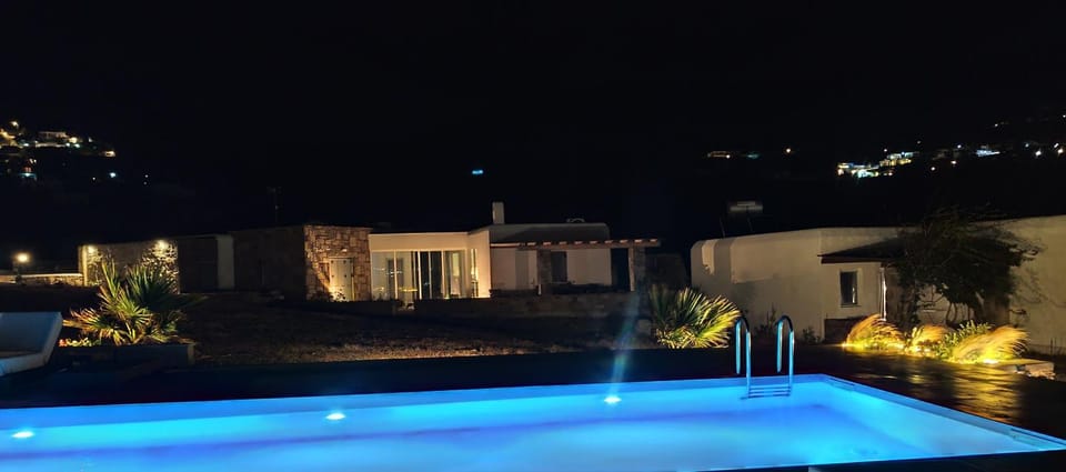 Property building, Pool view