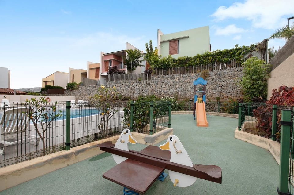 Property building, Balcony/Terrace