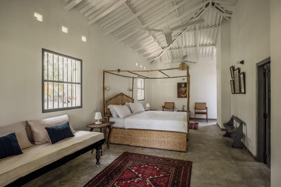 Bed, Photo of the whole room, Seating area, Bedroom