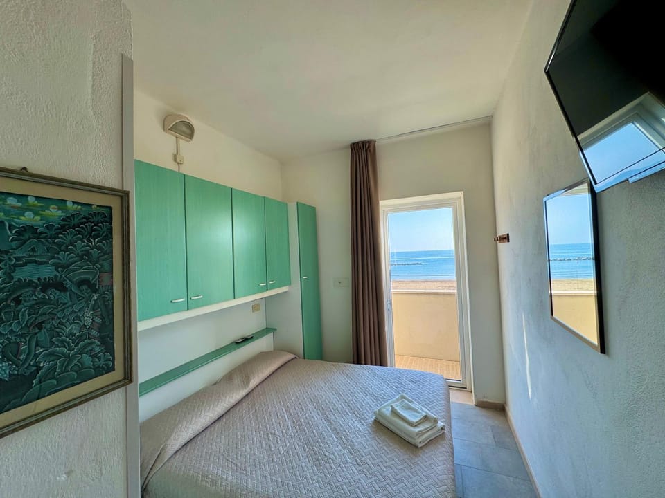 Bedroom, Sea view