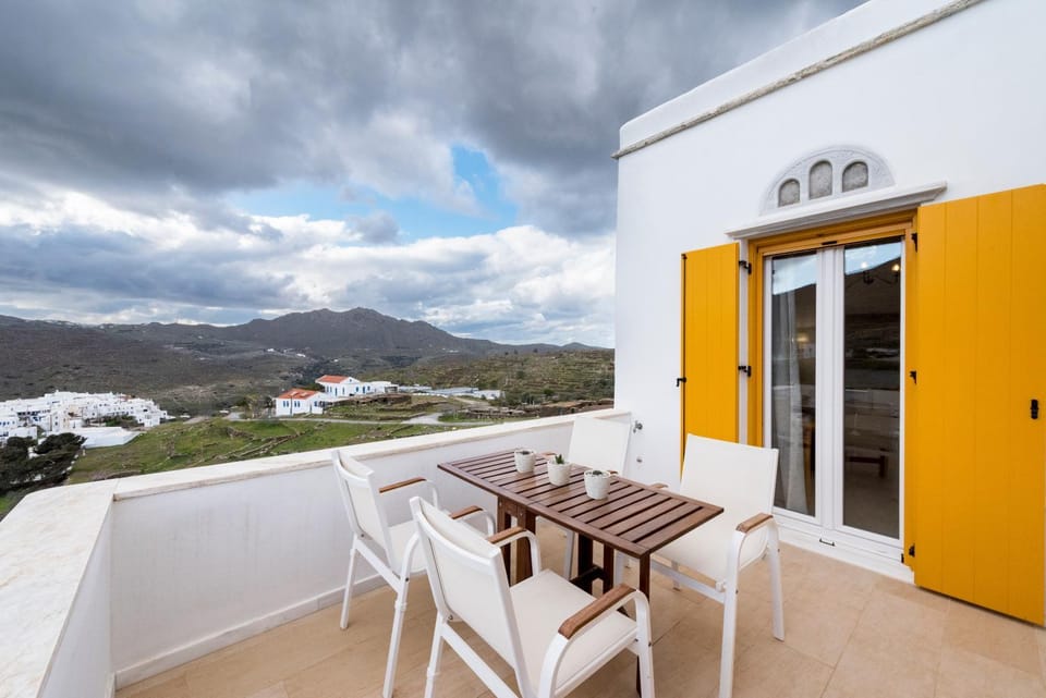 Balcony/Terrace, Mountain view