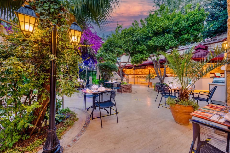 Restaurant/places to eat, Garden, Garden view