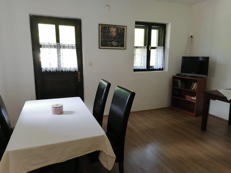 Communal lounge/ TV room, Dining area