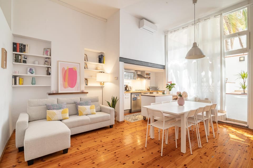 Kitchen or kitchenette, Living room, Dining area