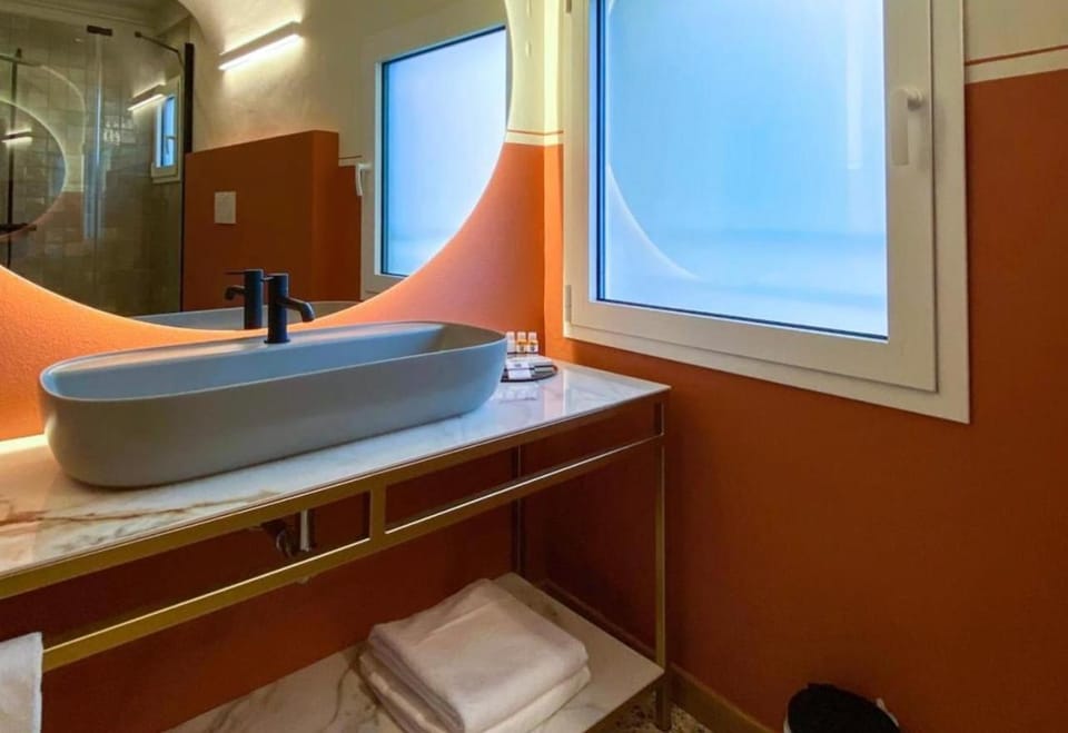 Bathroom, Bath