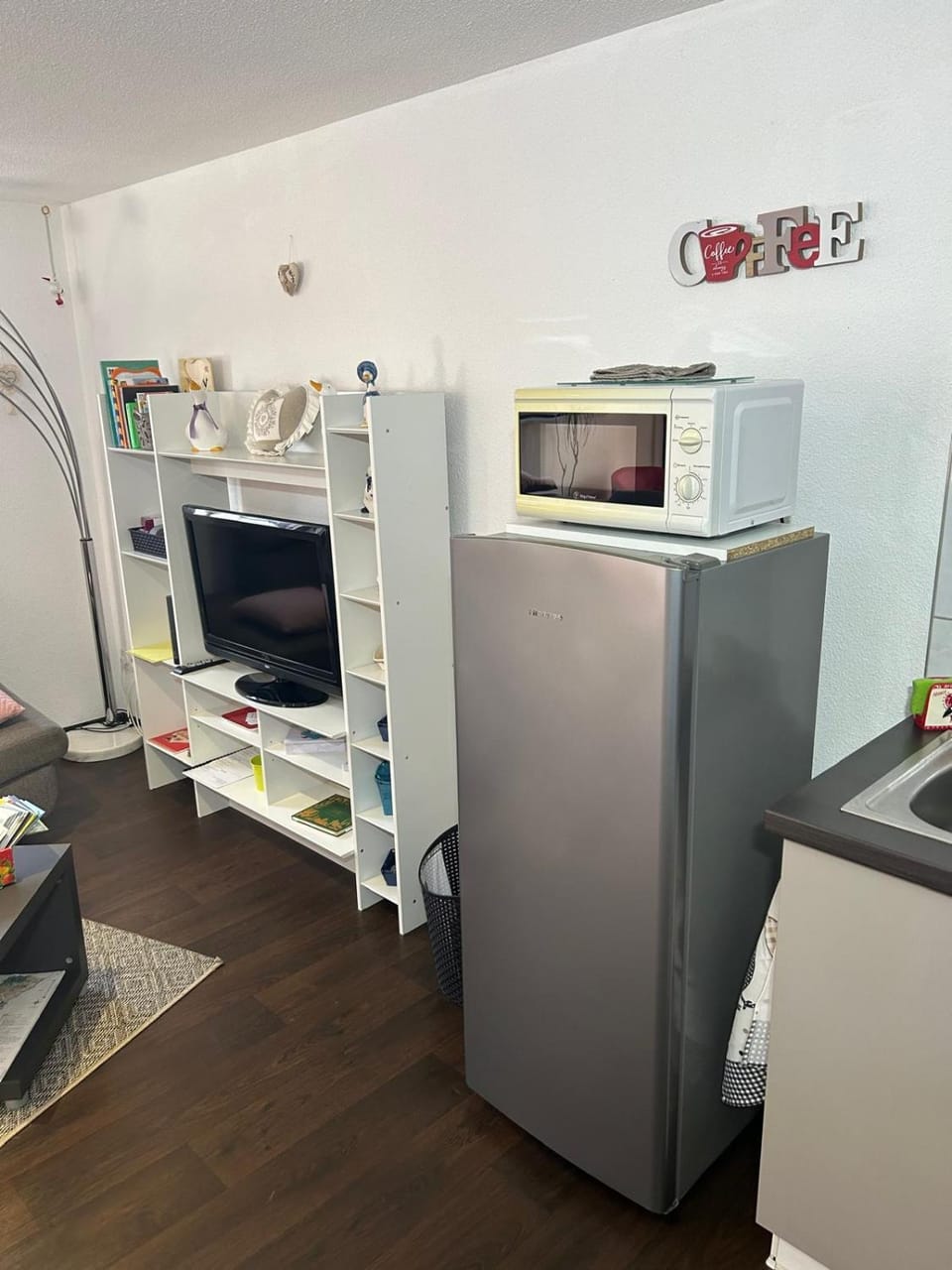 Kitchen or kitchenette, Living room