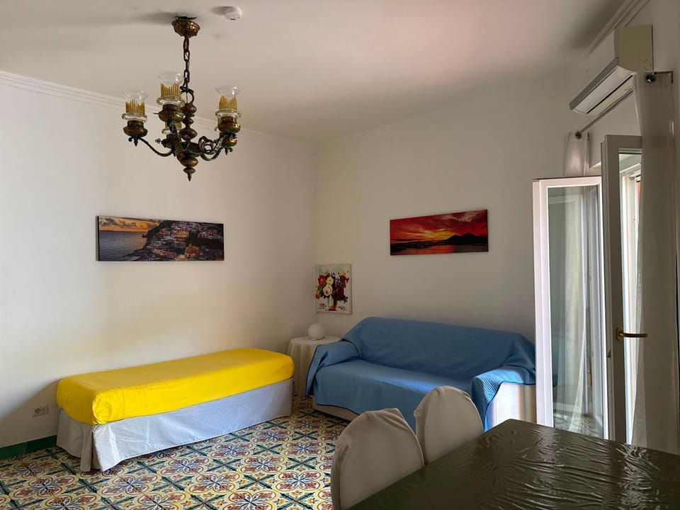 Bed, Living room, Seating area
