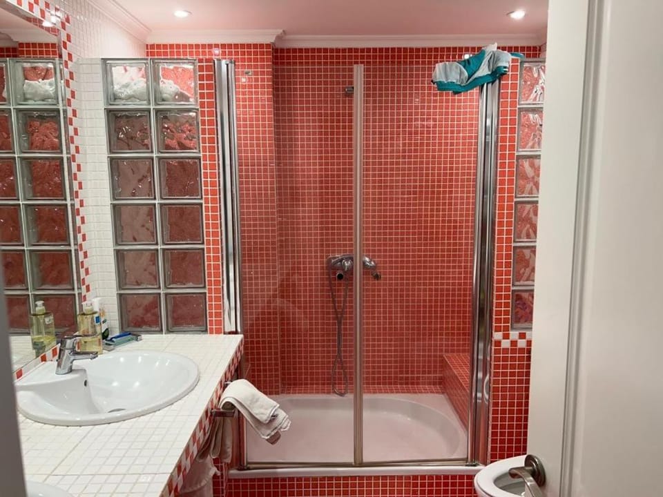 Bathroom, Living room
