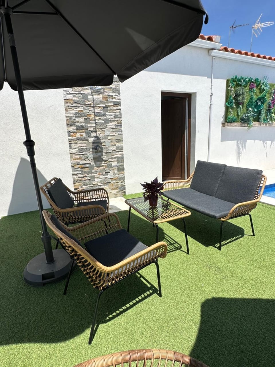 Patio, Garden, Garden view, Swimming pool, sunbed