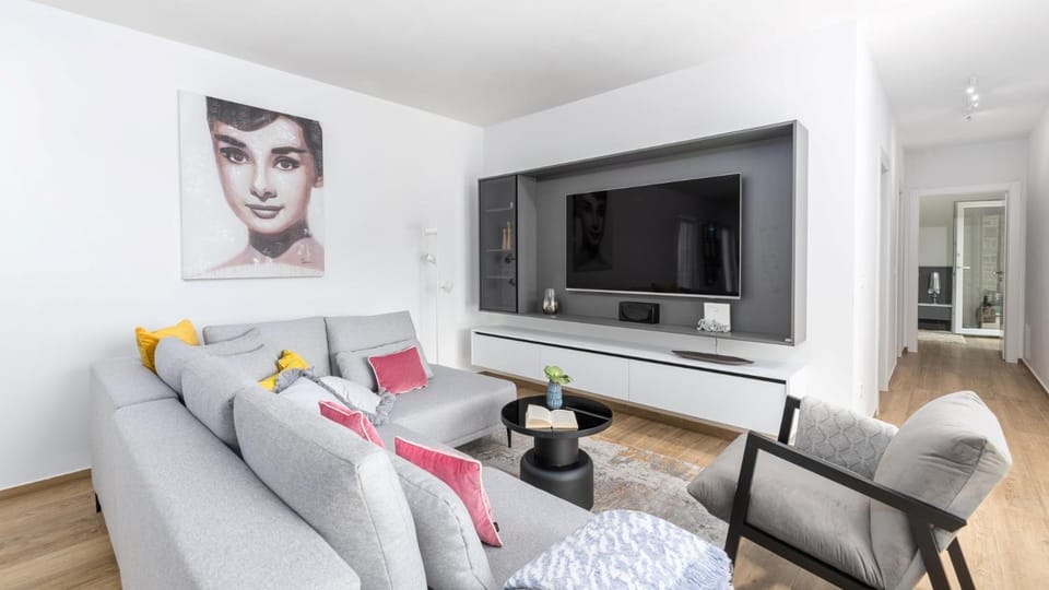 Living room, Seating area, air conditioner