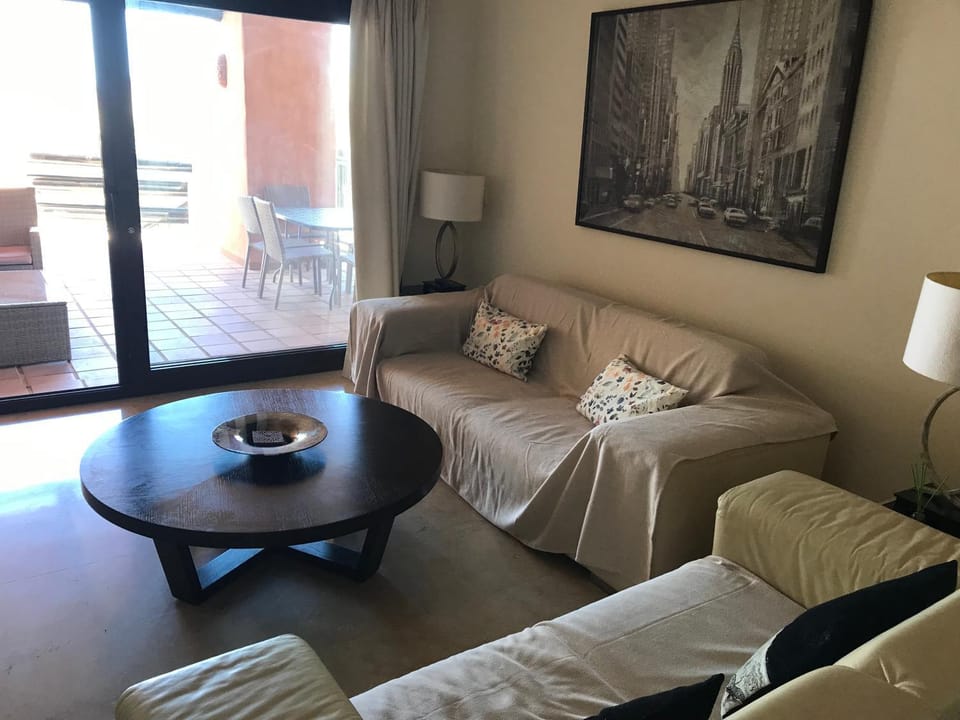 3 Bedroom Apartment, Duquesa, Spain Apartment in Costa del Sol