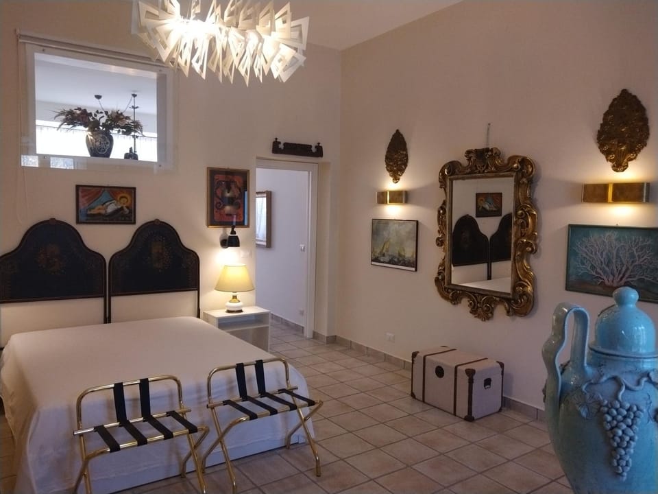 Bed, Photo of the whole room