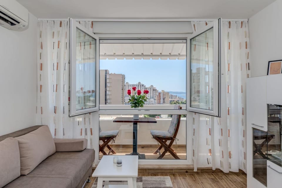 Balcony/Terrace, Seating area, Sea view