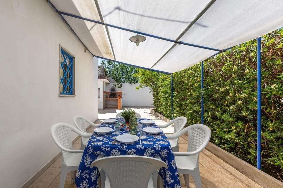 Patio, Dining area