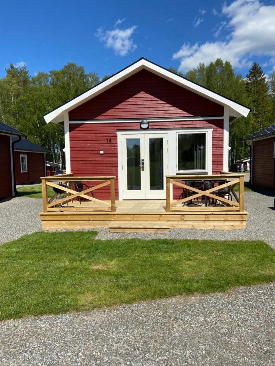 Property building, Patio, Facade/entrance, Garden