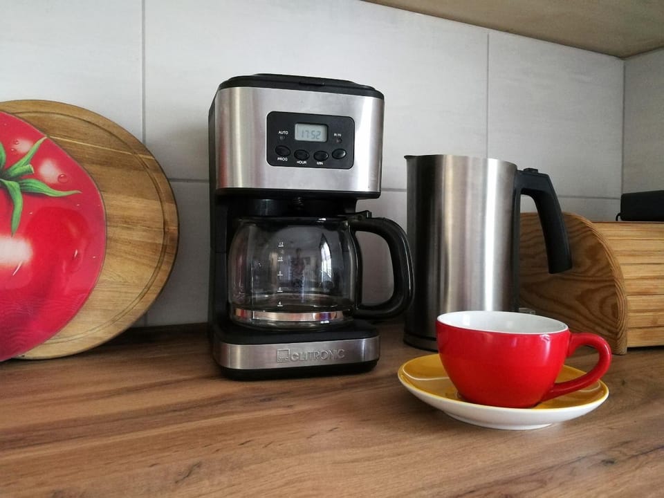 Coffee/tea facilities, Kitchen or kitchenette, Food and drinks, Food, toaster