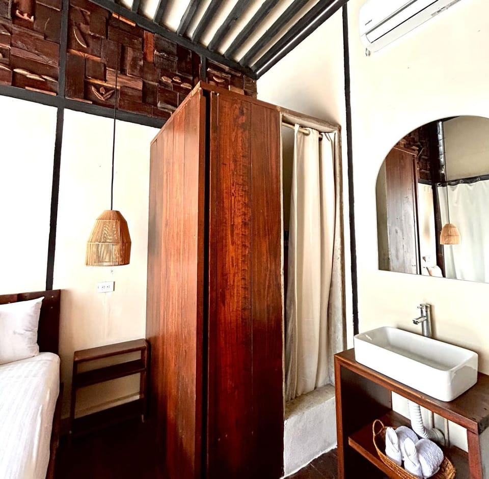 Bathroom, Photo of the whole room