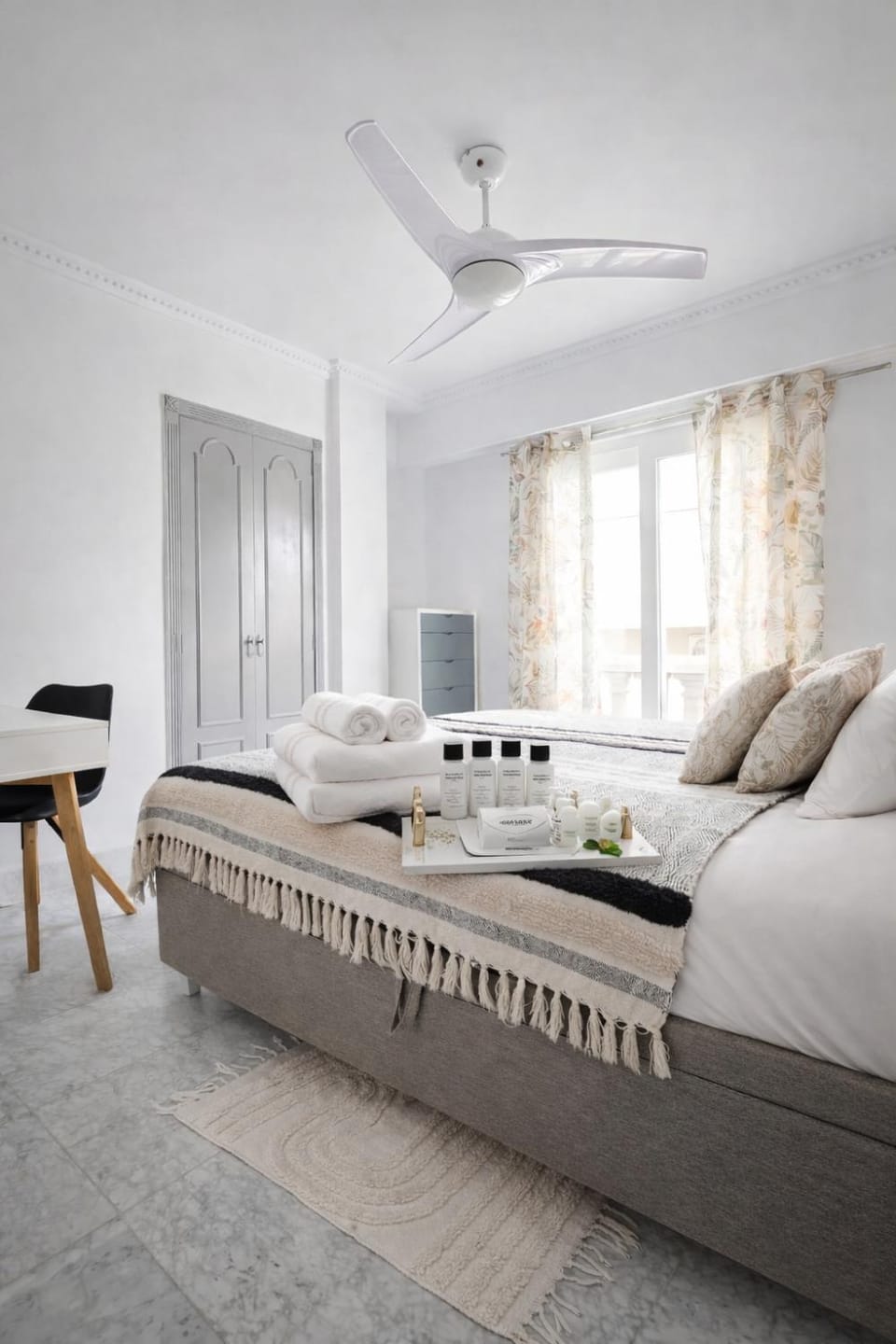 Bed, Bedroom, towels, air conditioner