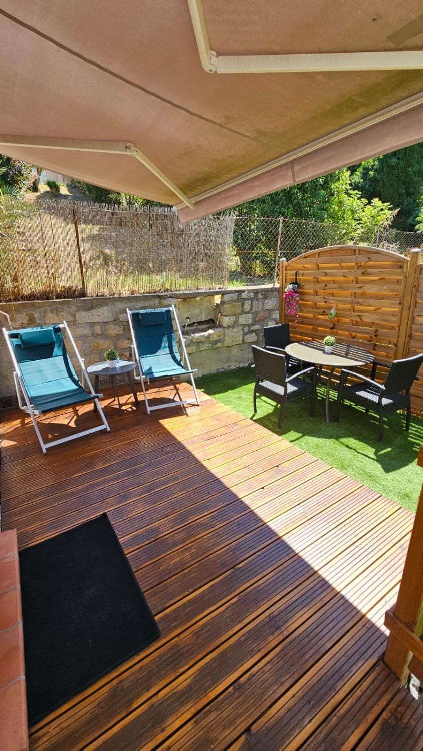 Patio, Garden, sunbed