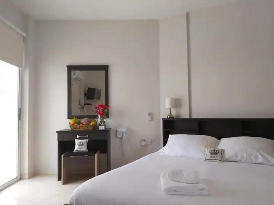 Panoramic Holidays - Premium 8 Apartment in Peyia