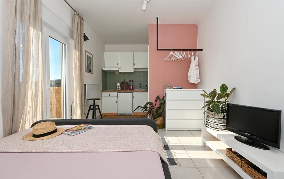Kitchen or kitchenette, Photo of the whole room