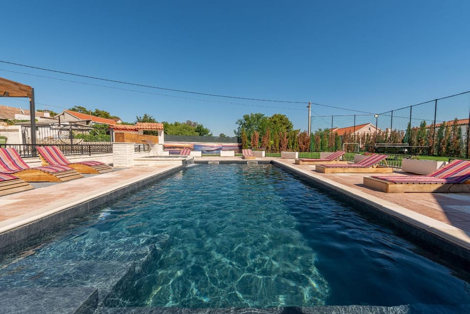 Swimming pool