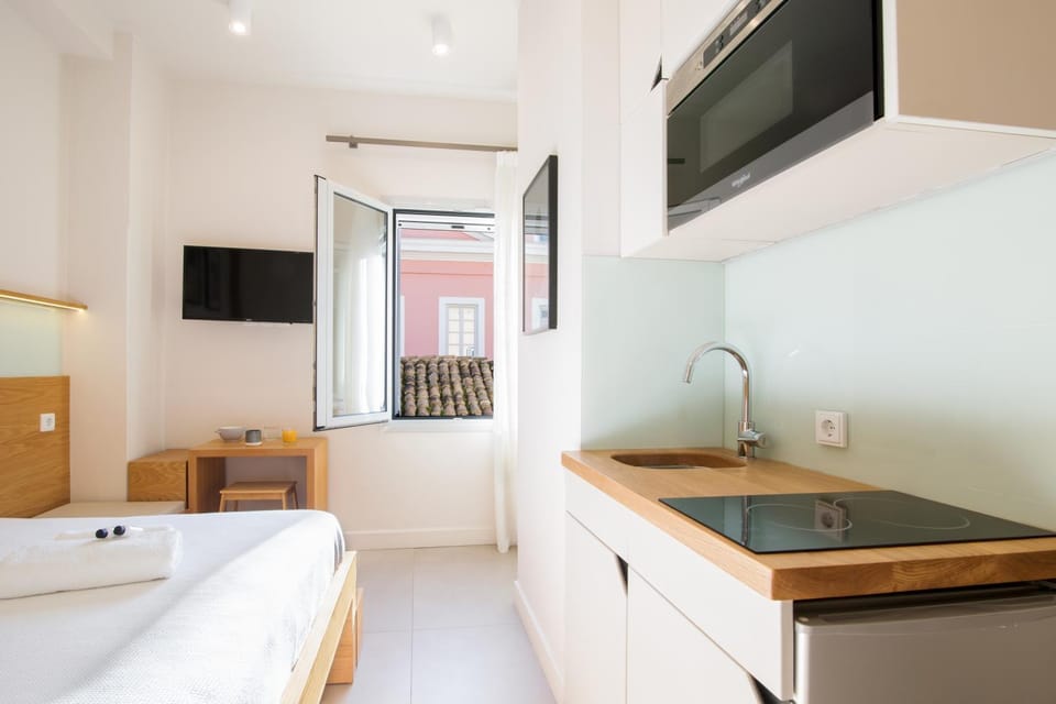 Bed, Kitchen or kitchenette, Bedroom