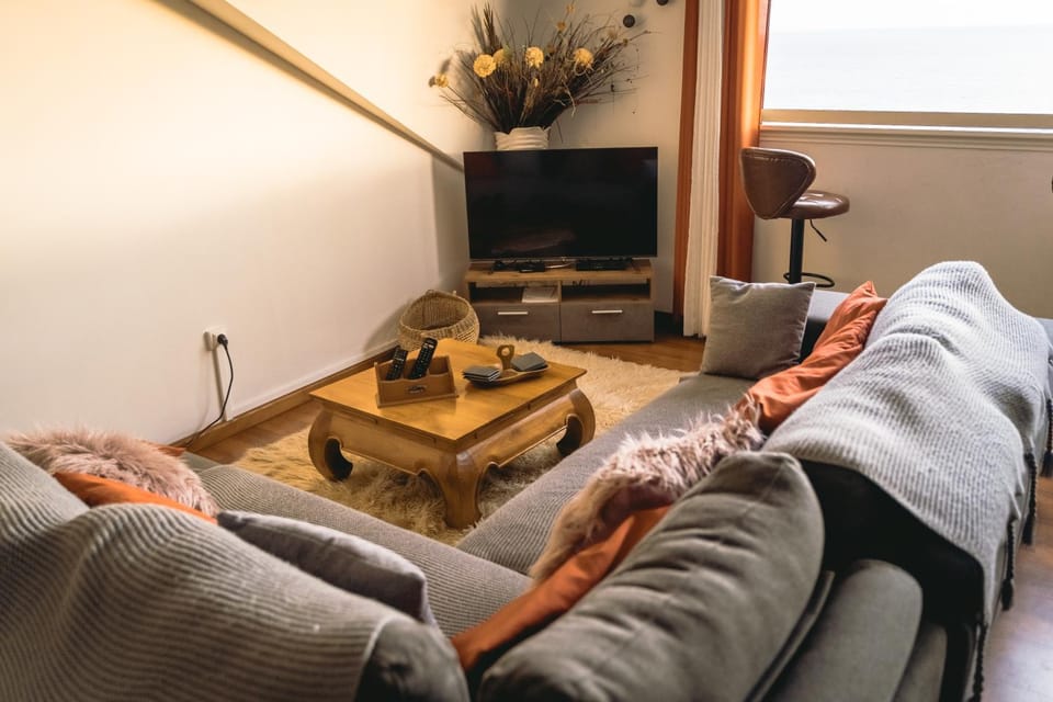 Communal lounge/ TV room, TV and multimedia, Seating area