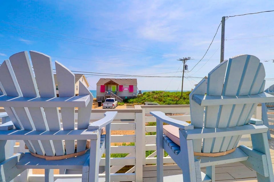 4119 - The Dolphin Boat House in Kitty Hawk