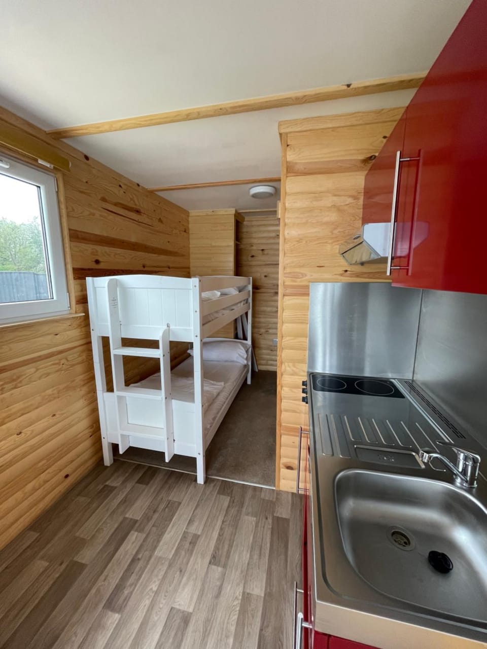 Lake View Lodge Pod Apartment in Chichester