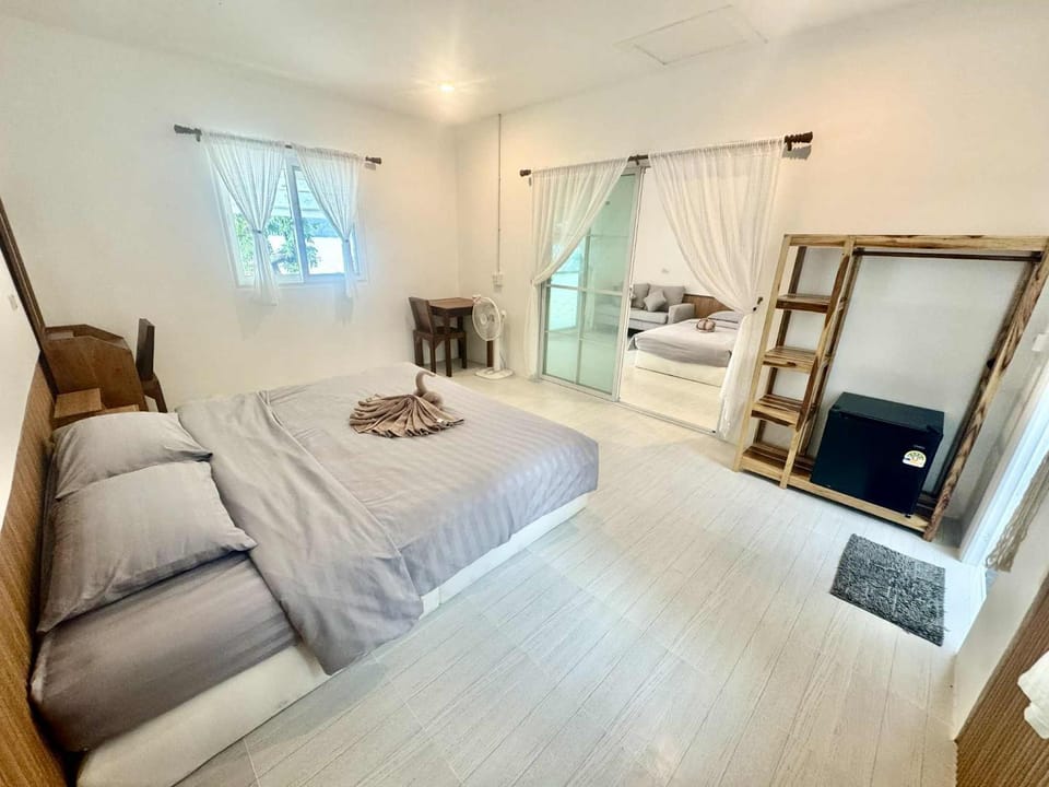 Vijit Bungalow Bed and Breakfast in Ko Phayam