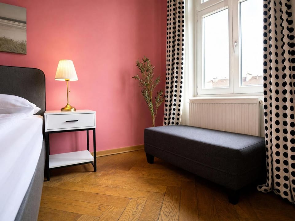 Bed, Seating area, Bedroom