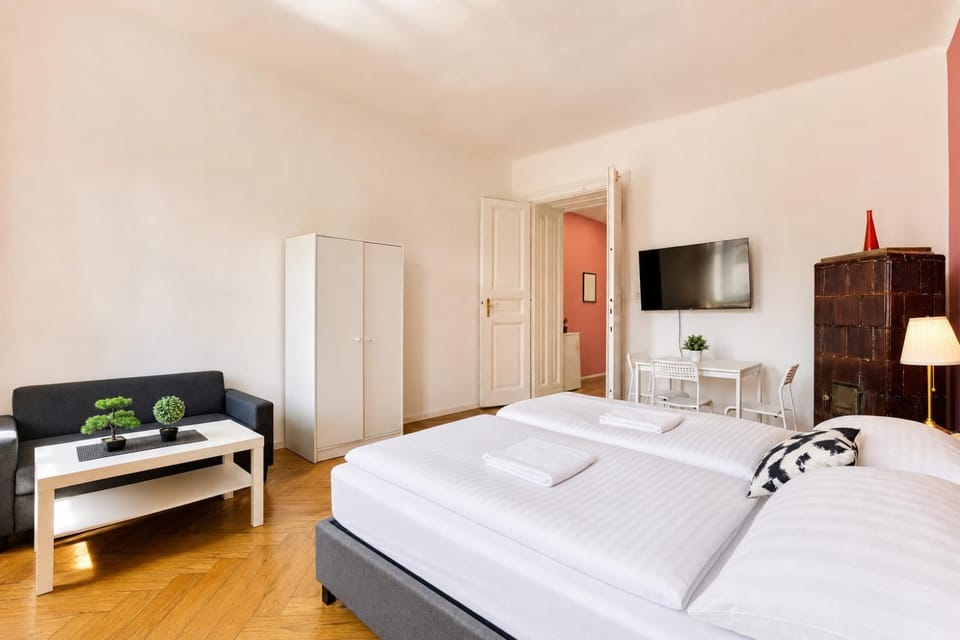 Bed, TV and multimedia, Bedroom, wardrobe