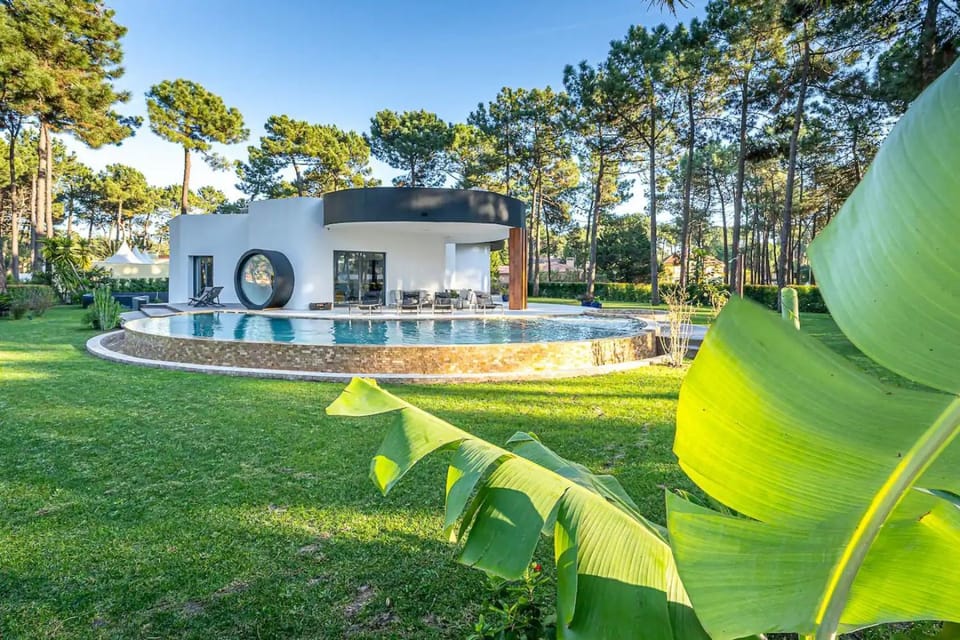 5br Golf & Pool Villa in Caparica | By Airnest Villa in Setubal District