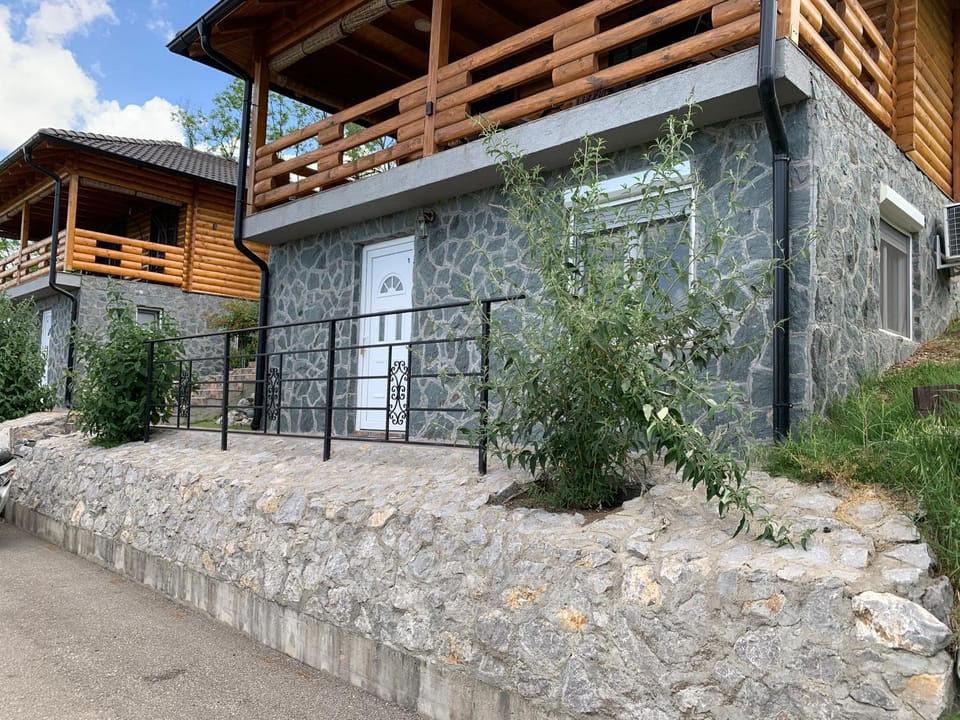 Boja Zalaska - kameni apartman Apartment in Serbia